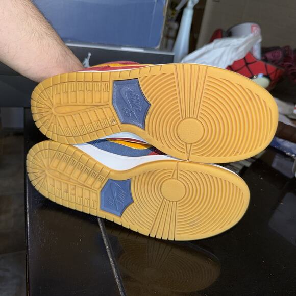 Size 5 - Nike Dunk SB Low Catalonia Barcelona main image 4